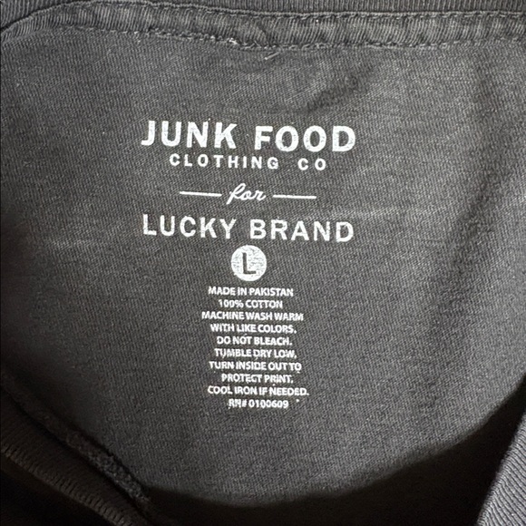 Lucky Brand MTV Raps Black Graphic Tee - Picture 3 of 6